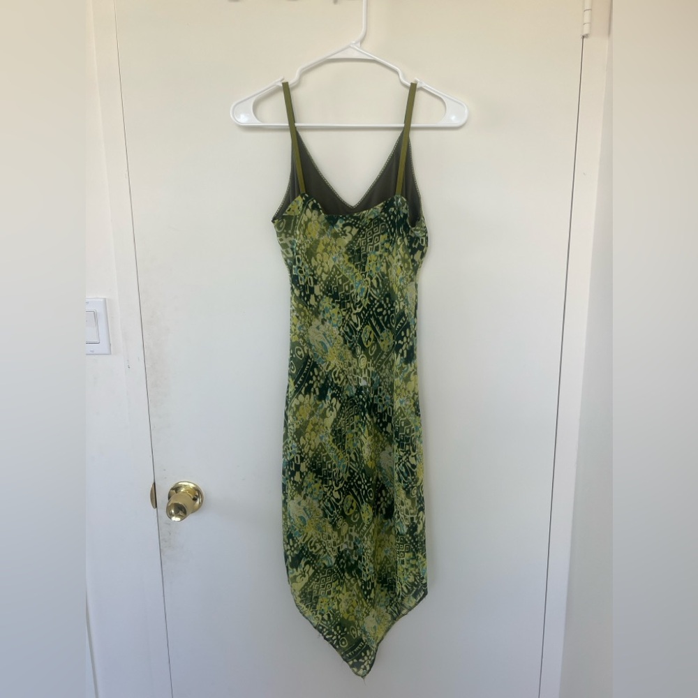 Green Patterned Dress - Picture 2 of 4